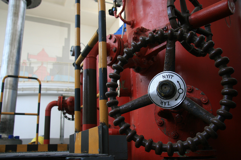 Illustration for article titled A Rare Look Deep Inside an Old-Fashioned Hydroelectric Power Plant